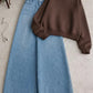 Brown Sweatshirt & Wide-Leg Denim Pants – Cozy Winter Street Style Set