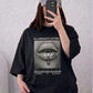 Oversized Drop Shoulder Graphic T-Shirt – Black Lips Frame Print