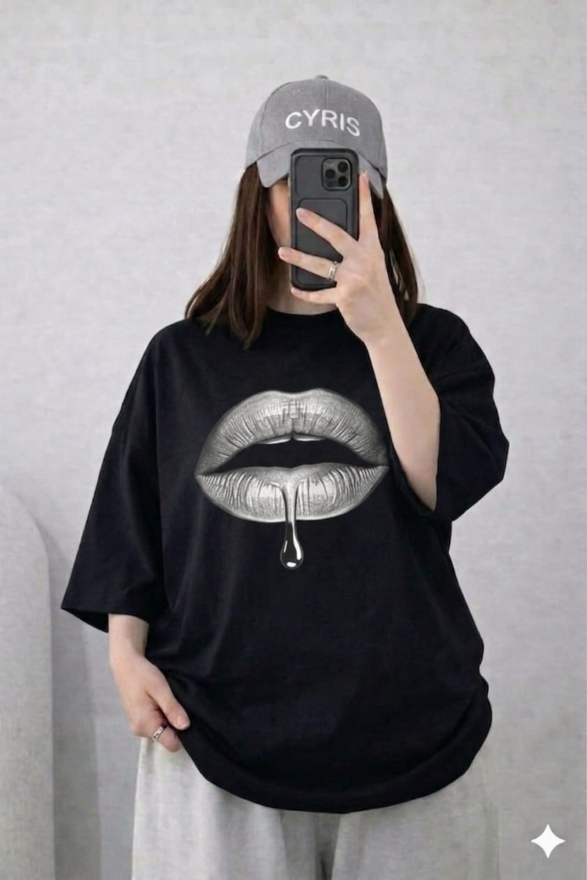 Oversized Drop Shoulder Graphic T-Shirt – Black Lips Print